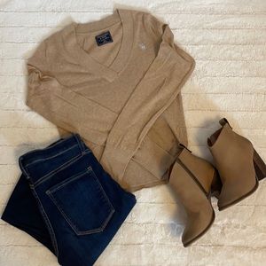 Abercrombie & Fitch V-neck sweater